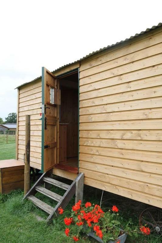 Hotel Shepherdshuts-Southeast Ashford  Exterior foto