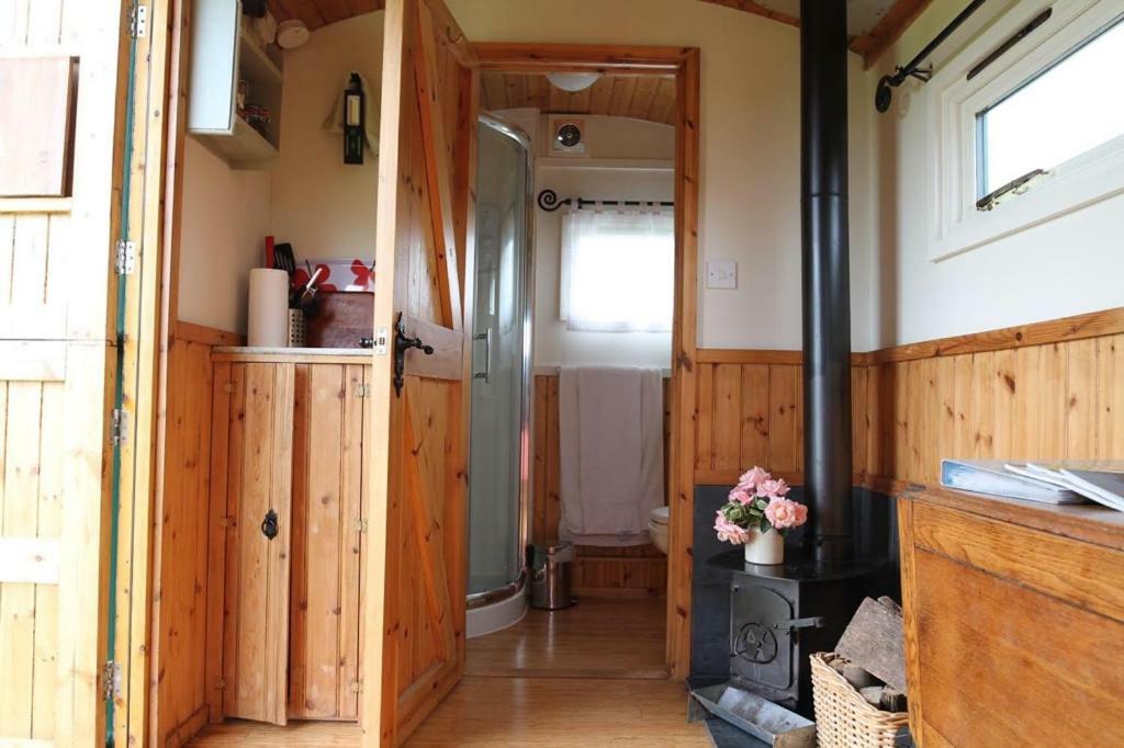 Hotel Shepherdshuts-Southeast Ashford  Exterior foto