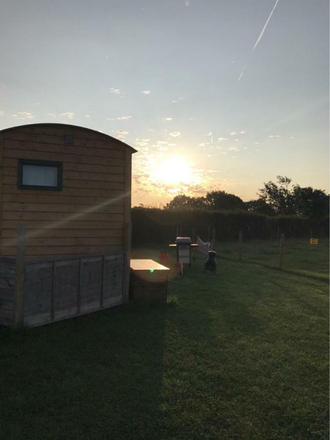 Hotel Shepherdshuts-Southeast Ashford  Exterior foto